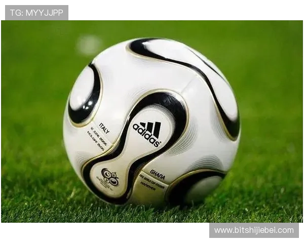 历届世界杯用球图片：从早期到现代的足球用球风格变化与精彩瞬间